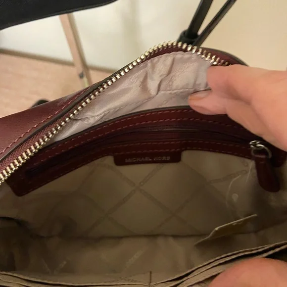 Michael Kors Leather Parker Crossbody Bag - Picture 5 of 11